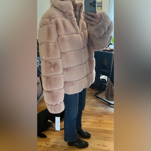 NWT Calvin Klein Faux Fur Coat - Picture 3 of 3